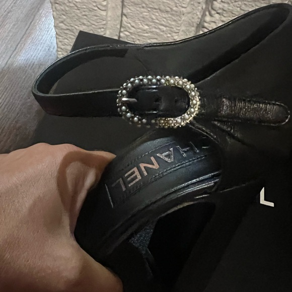 BRAND NEW IN BOX! Chanel peep-toe block-heeled pump sandal. Size: Euro 39/US 9. - Picture 3 of 9